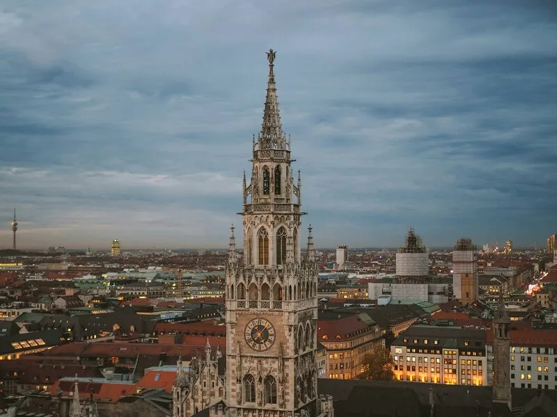 Gothic architecture in Munich enhances German language immersion through cultural exploration