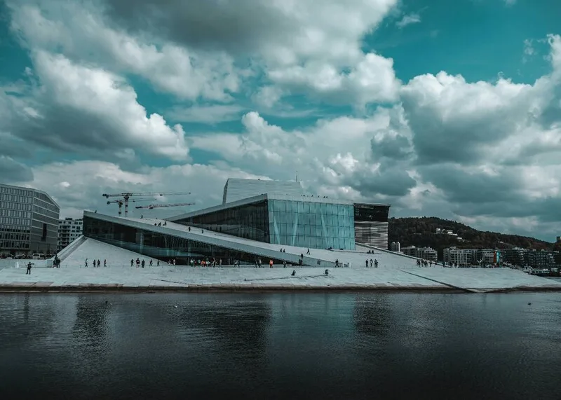 Oslo Opera House, a cultural hub enhancing Norwegian language immersion experiences