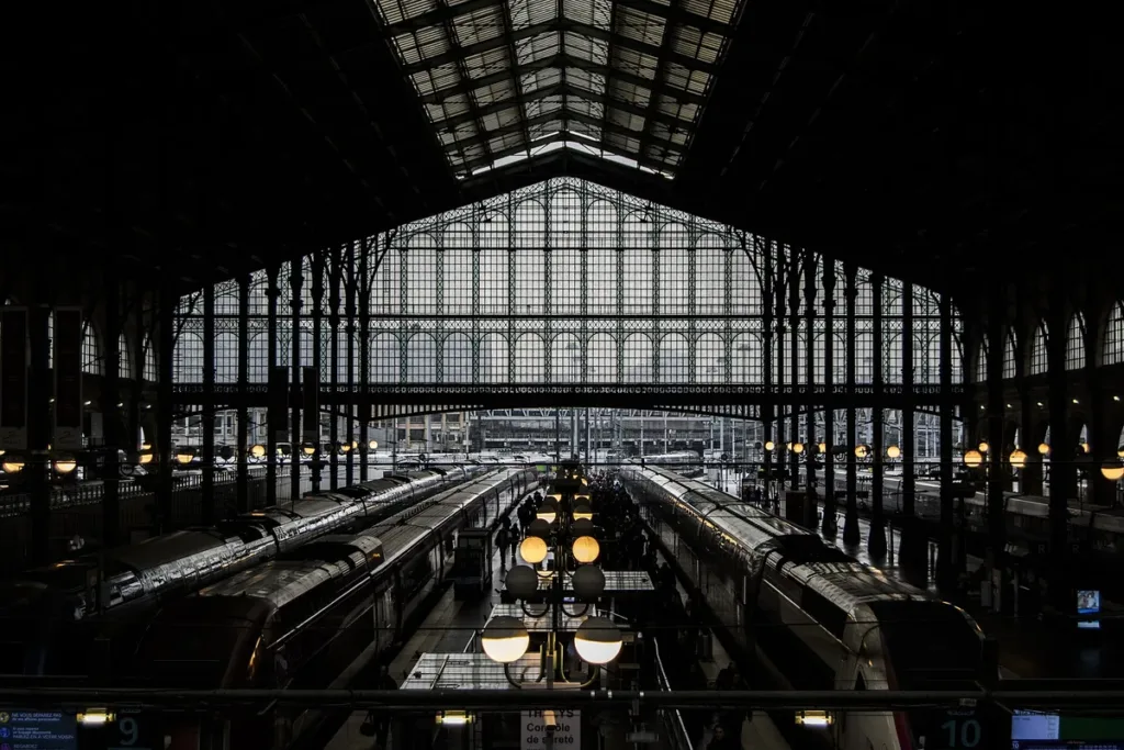 Gare de Paris-Nord : le départ vers un séjour en immersion linguistique